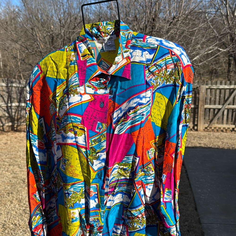 Vintage To die for 100% silk Postcards theme blouse